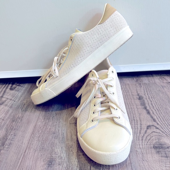 Rod Laver Adidas Sneakers
